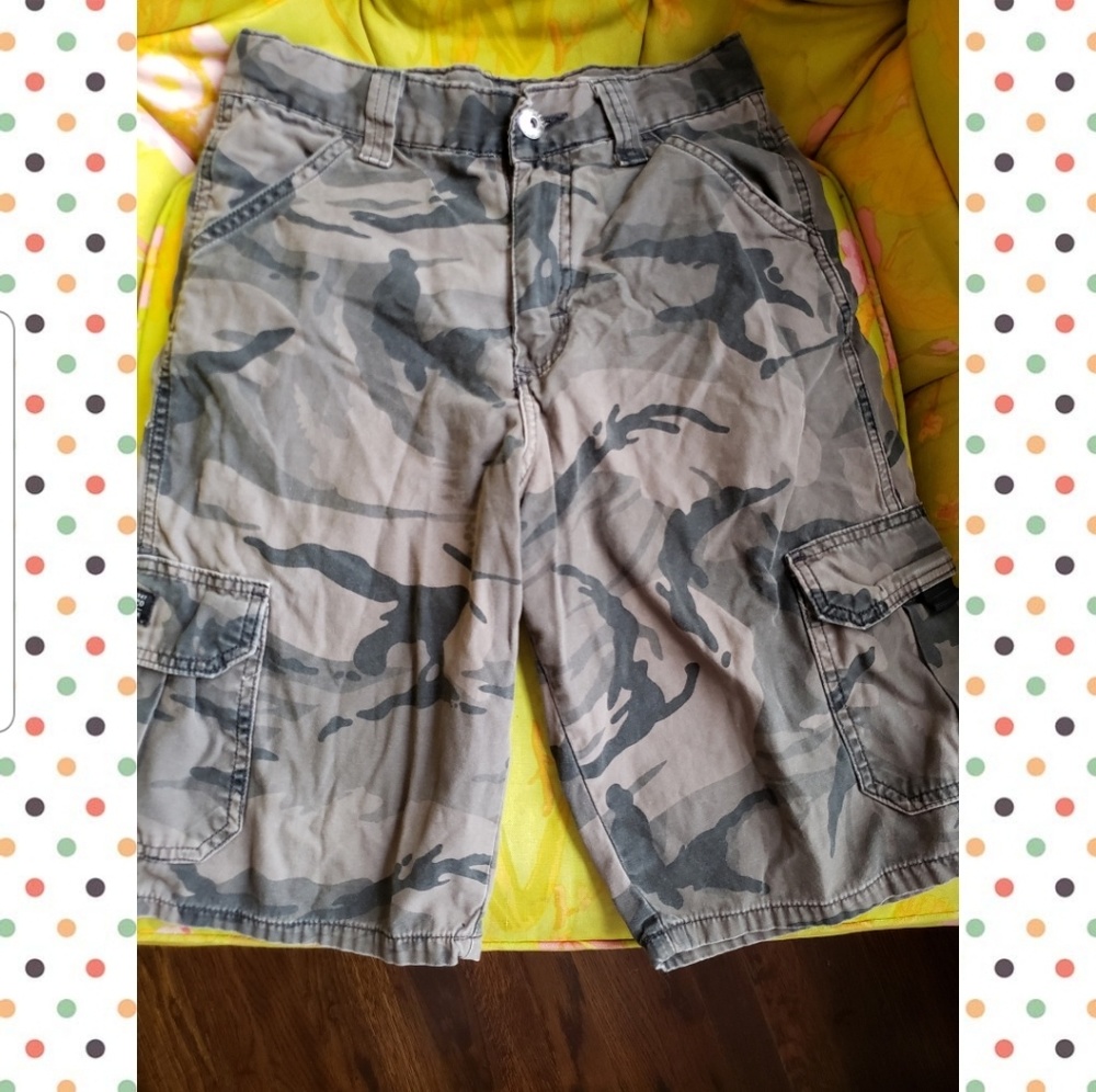 Camo boys shorts. Size 14. Wrangler